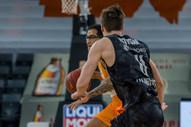 沉默也是共 沉默也是共