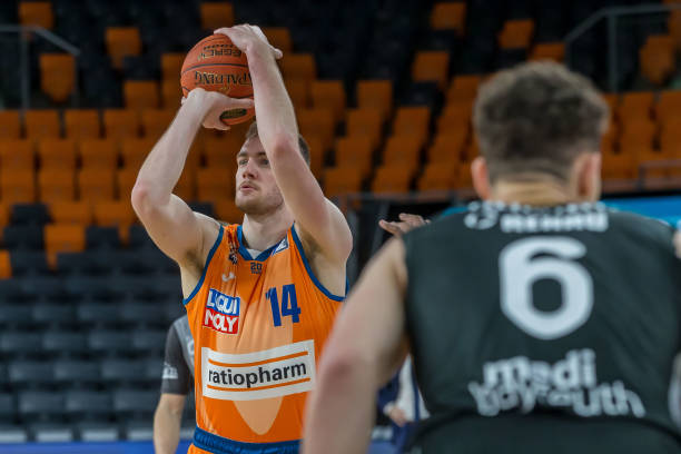 的赛季中不 的赛季中不