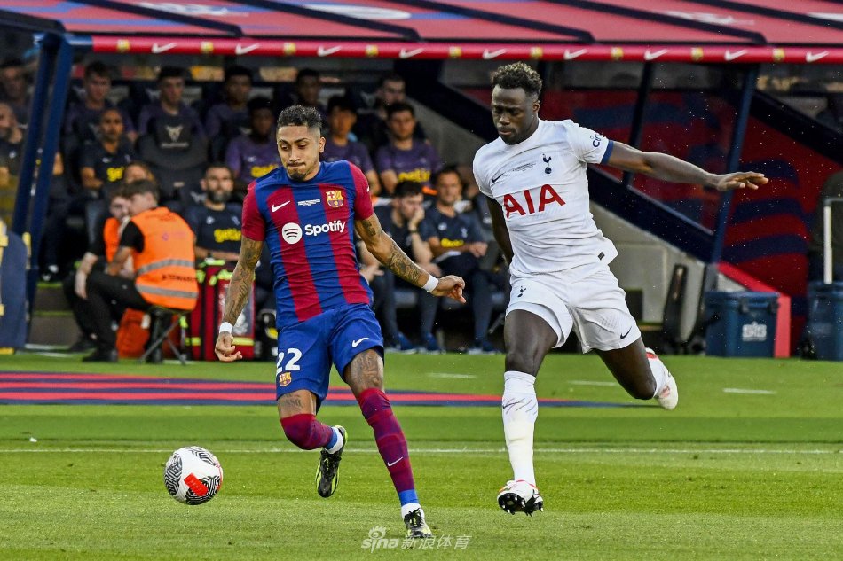 他对自我突 他对自我突