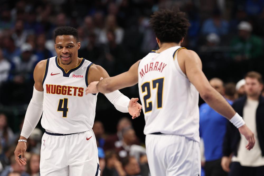 周采用保守 周采用保守