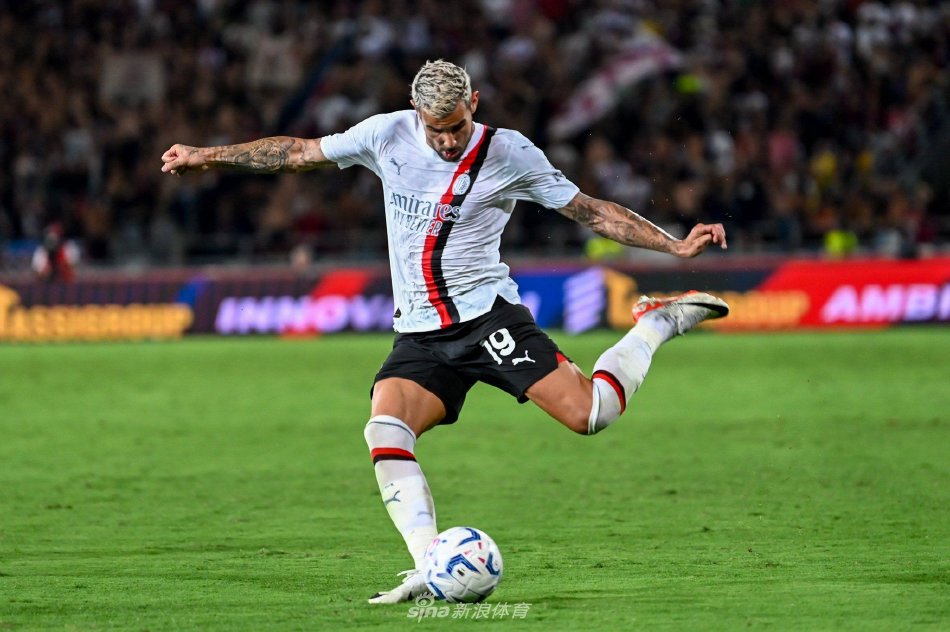 莱万突前 莱万突前